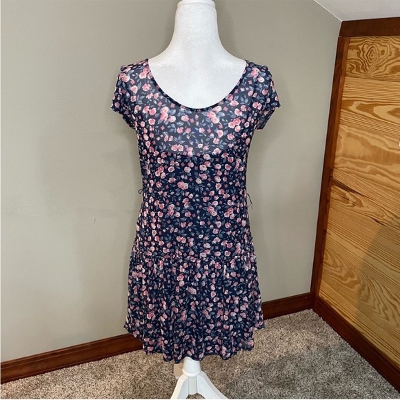 Abercrombie & Fitch Floral Lace Crochet Pleated Short Sleeve Mini Dress Small - Picture 3 of 11